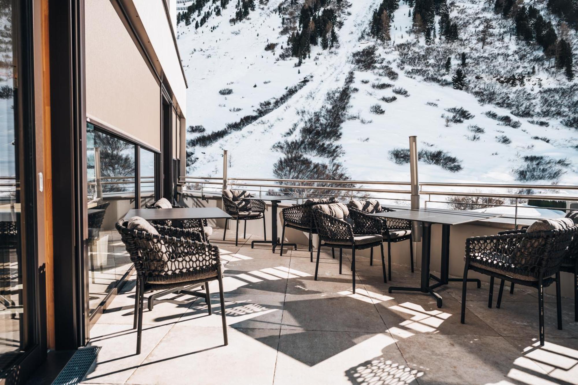 Hotel Alpina Deluxe オーバーグールグル エクステリア 写真