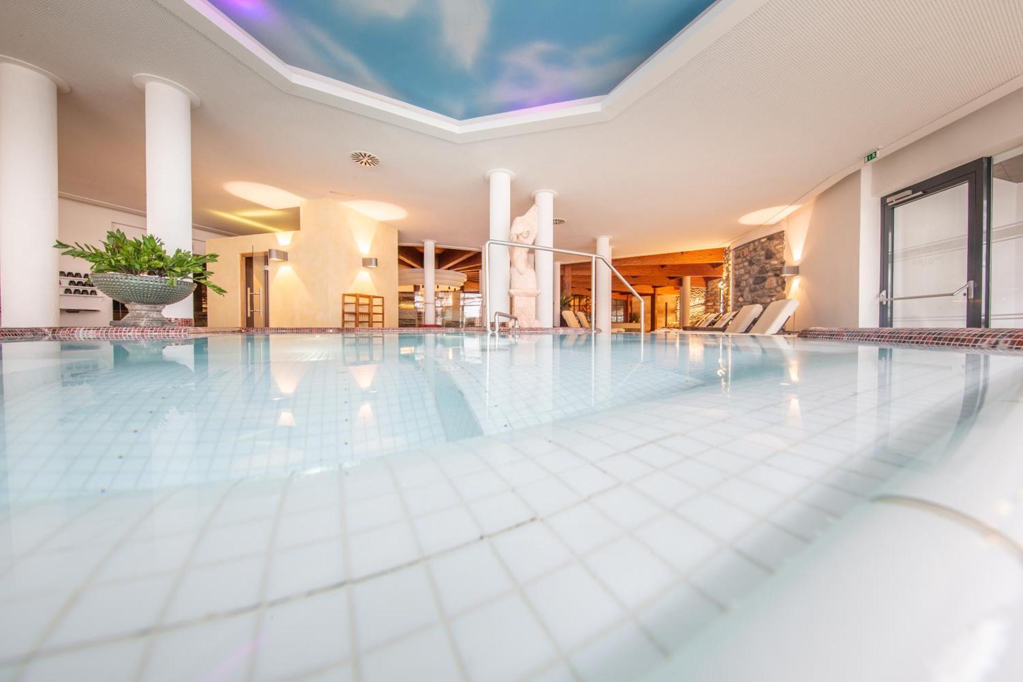 Hotel Alpina Deluxe オーバーグールグル エクステリア 写真
