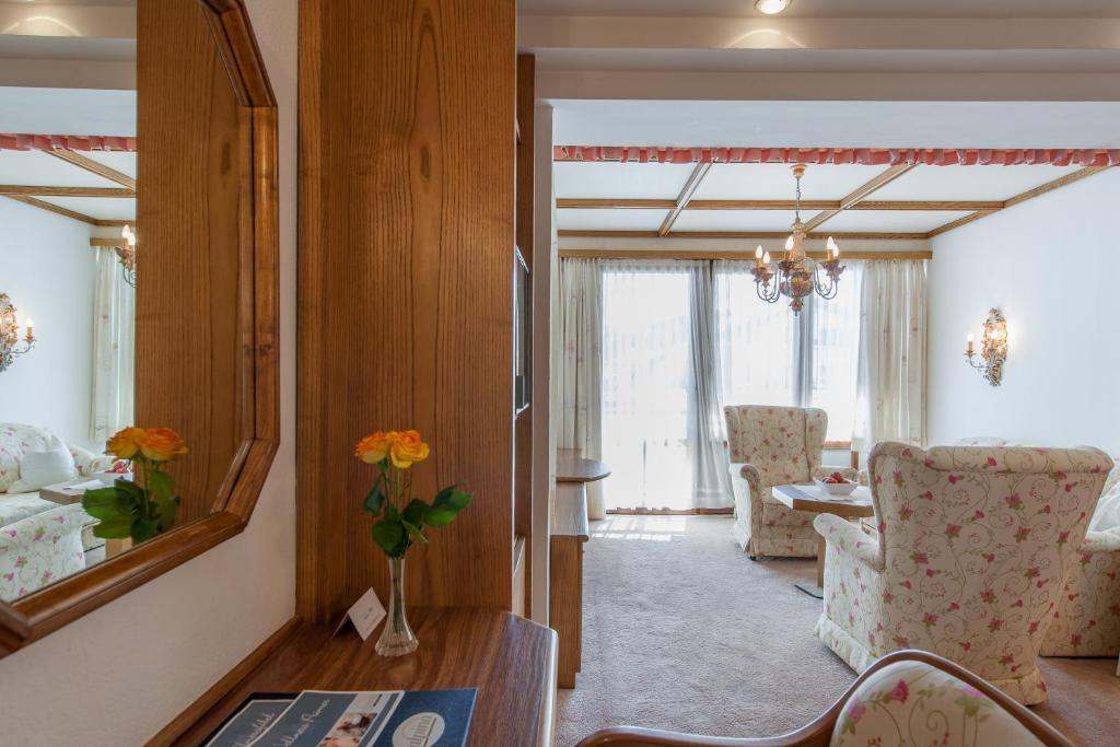 Hotel Alpina Deluxe オーバーグールグル 部屋 写真