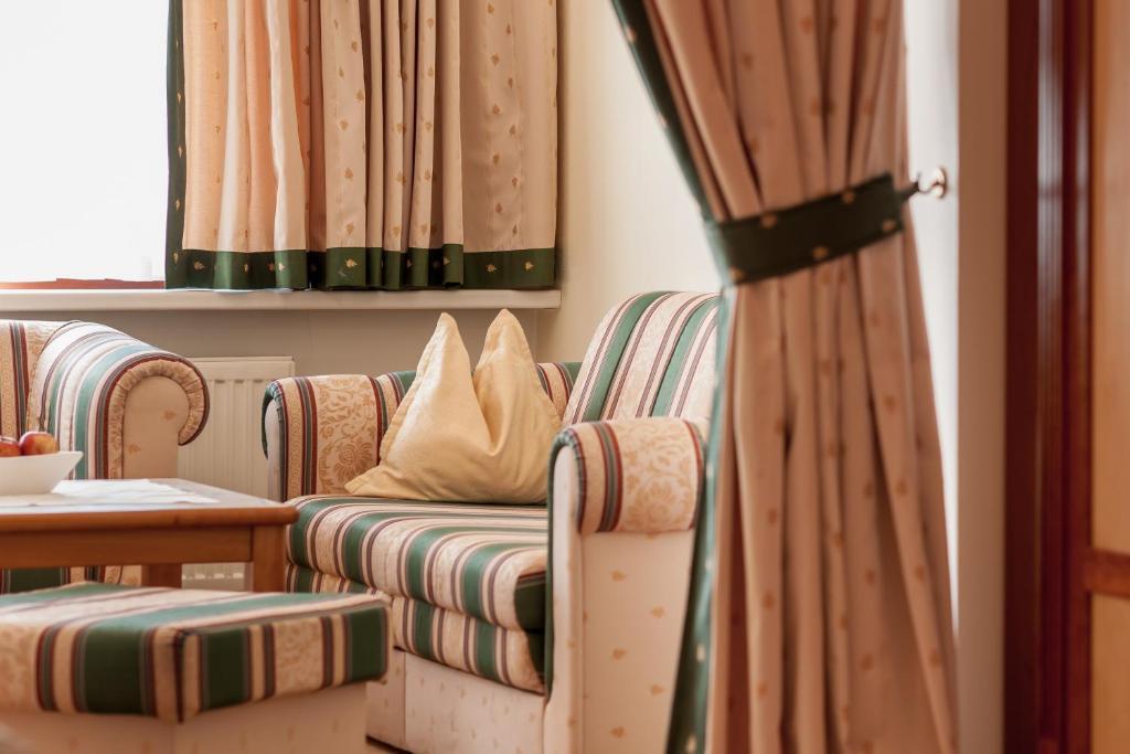 Hotel Alpina Deluxe オーバーグールグル 部屋 写真