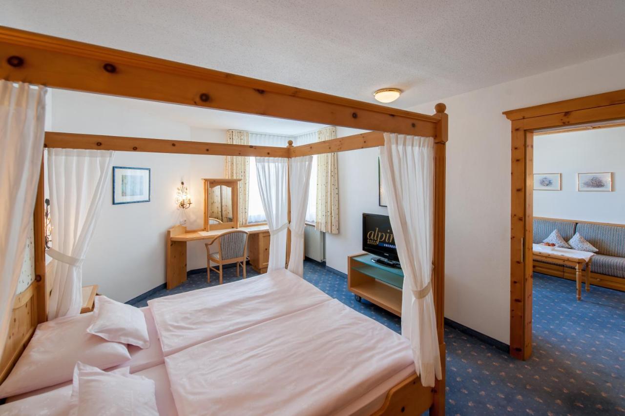 Hotel Alpina Deluxe オーバーグールグル 部屋 写真