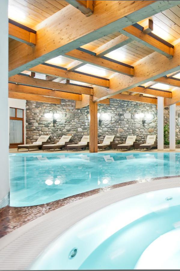Hotel Alpina Deluxe オーバーグールグル エクステリア 写真