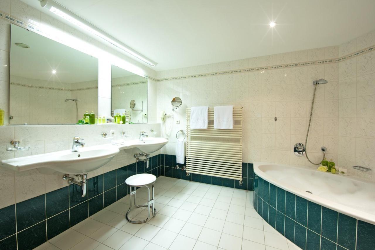 Hotel Alpina Deluxe オーバーグールグル 部屋 写真